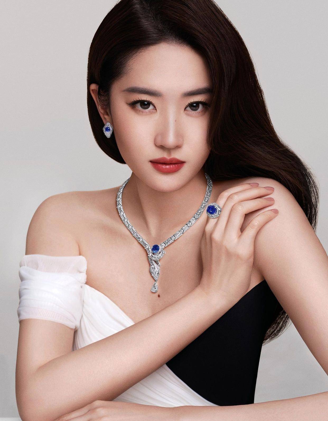 ���������߼��鱦����ҫ�������ν�ָ