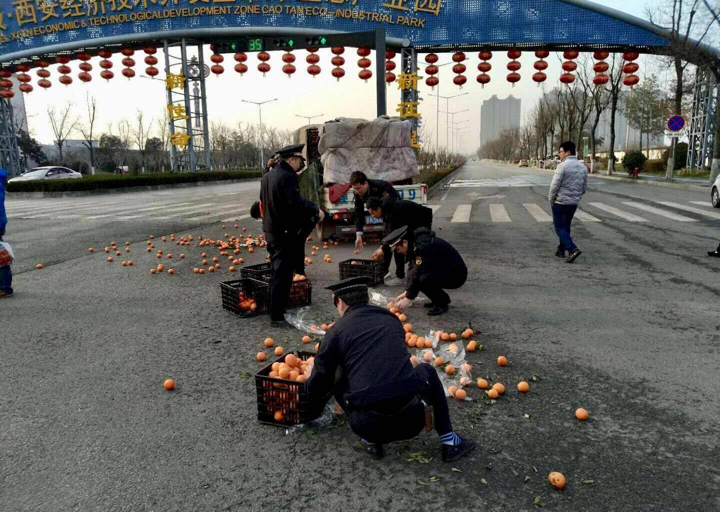 贩夫走卒，引车贩浆，城管和小贩是猫和老鼠？仍是配合繁荣？