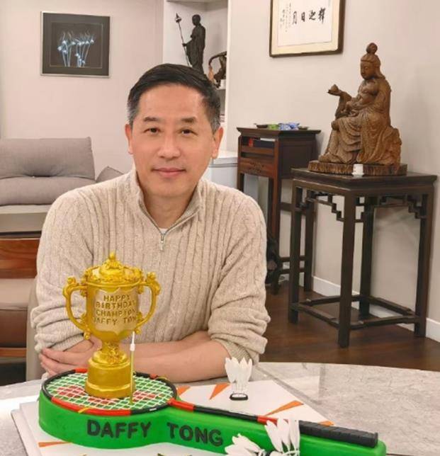 原创身边“美女如云”的张国荣，为何偏偏“爱上”唐鹤德这个男人？