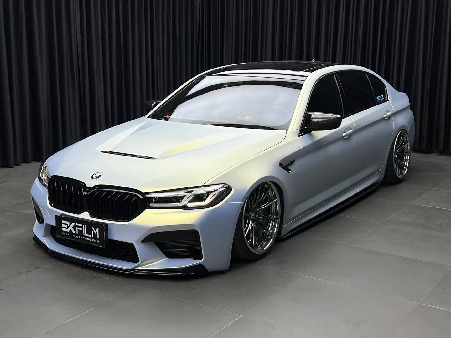 宝马BMW5- EKFILM改色膜远峰蓝魅金（亚），哑量感、四色渐变