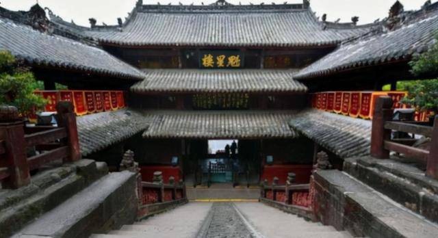 原创
            传奇人物海灯法师，圆寂后却饱受争议？这是为何？