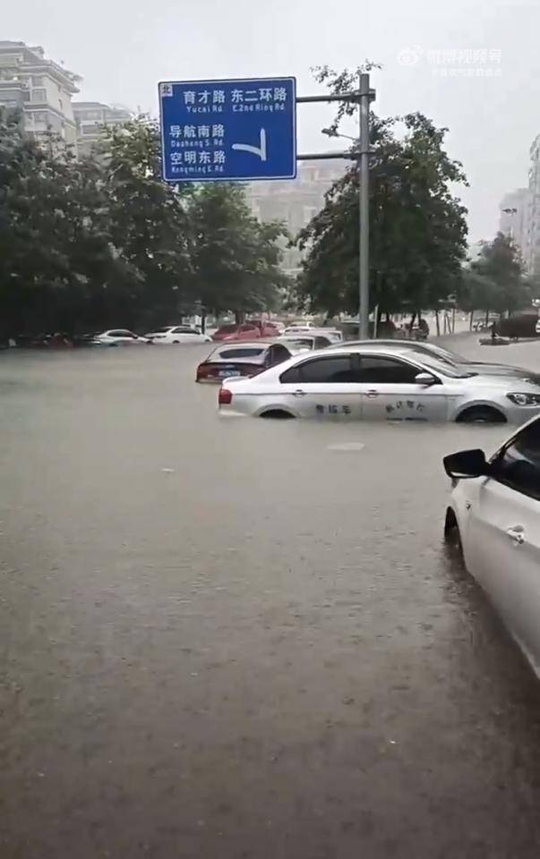 广西桂林371所学校因暴雨停课