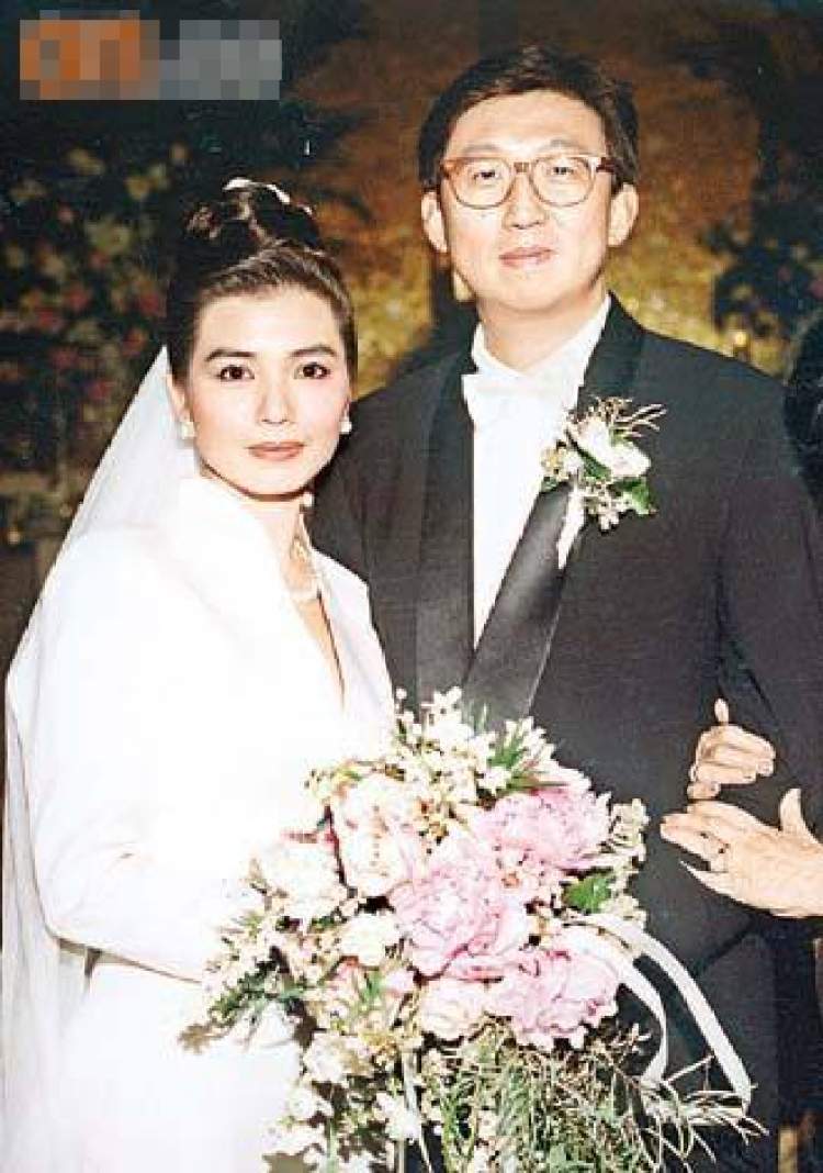 因为拍了这部三级片，23岁的她迅速走红、一路开挂