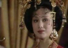 她不仅是CQ9电子 CQ9传奇电子“冻龄”女神还是获奖的服装设计师现在61岁离异单身(图2)