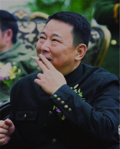 原创四川“黑老大”刘汉有多奢侈？一顿饭吃80多万，赌场一晚输光2亿