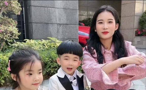 原创一人带火全家？陈三废19岁妹妹，被夸陈家颜值担当，自爆月入十万