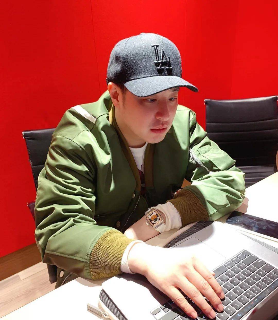 ����ش�4000��ı�¼�ơ�����˵���۷�Ծ���