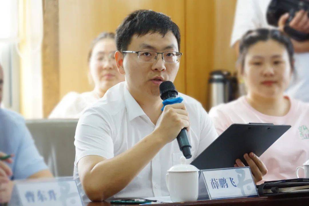 山东顺丰ka大客户部负责人薛鹏飞介绍快递配套服务政策据悉，第二批43家图