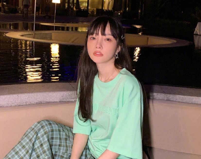 原创李小璐被曝新恋情，男方火速发文否认，李小璐两字回复引热议