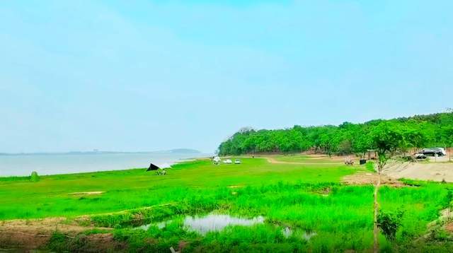 BB电子 BB平台武汉江夏梁子湖边有座露营地在水岸草坪间搭帐篷风景如油画(图3)