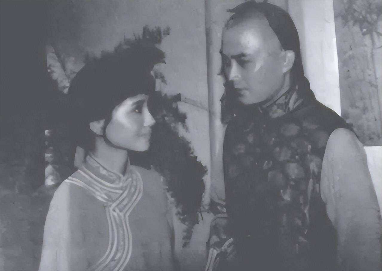 1876年，小白菜和杨乃武冤案被慈禧平反以后，两人后半生天差地别