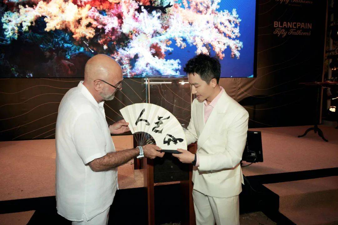 ������ʮ�x�ֳ�������Ʒ!�����Ϸ�,�ͻ��������ĵ�һ���֤����