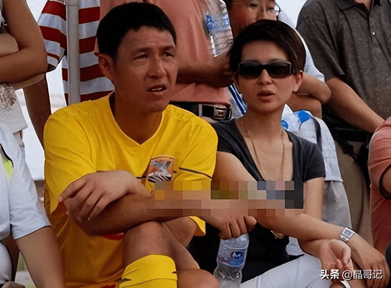 原创歌手甘萍：嫁前国足老公黎兵，婚后18年恩爱如初，如今过得怎样了