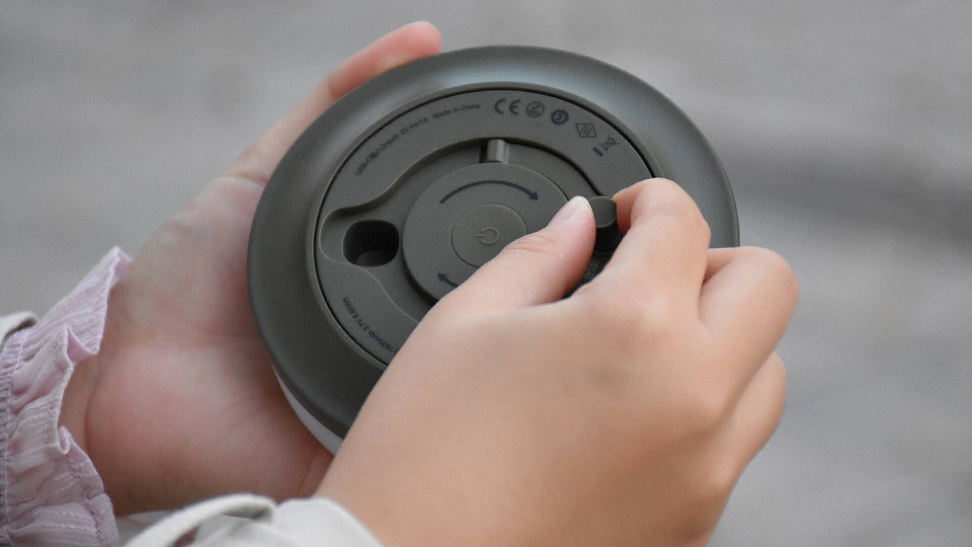 照明氛围二合一露营怎能没有它？开元棋牌试玩纳拓星河露营灯：(图4)