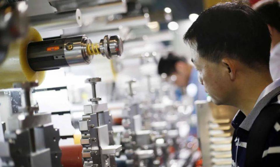 越南能成为世界工厂吗？一把螺丝刀，看出和中国的差距