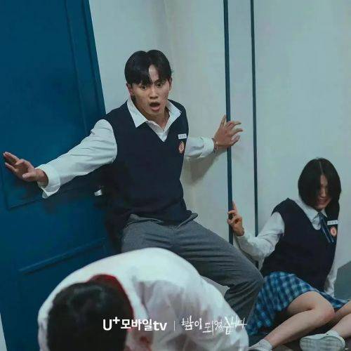 韩剧《夜幕降临》：狼人杀+大逃杀，谁能活下来？
