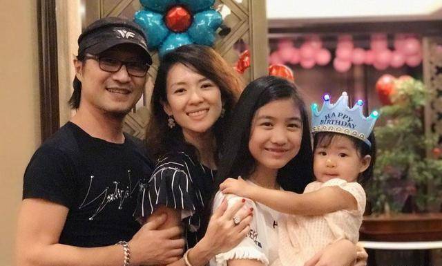 原创49岁歌手汪峰，三段婚姻四段情生有三女一子，与现任章子怡很幸福