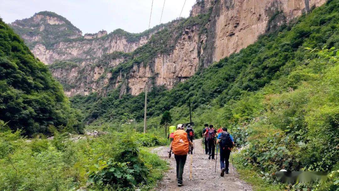 端午徒步南太行大峡谷61双底红豆杉峡谷马武寨一线天七星潭抱犊村