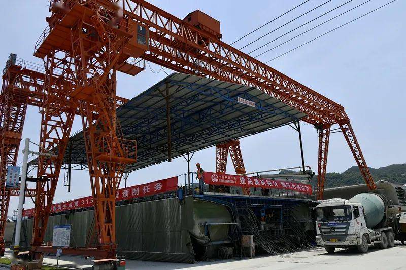 什么是高铁预制箱梁 818a5e7c927b4d87a1e70194f9085f4d.jpeg