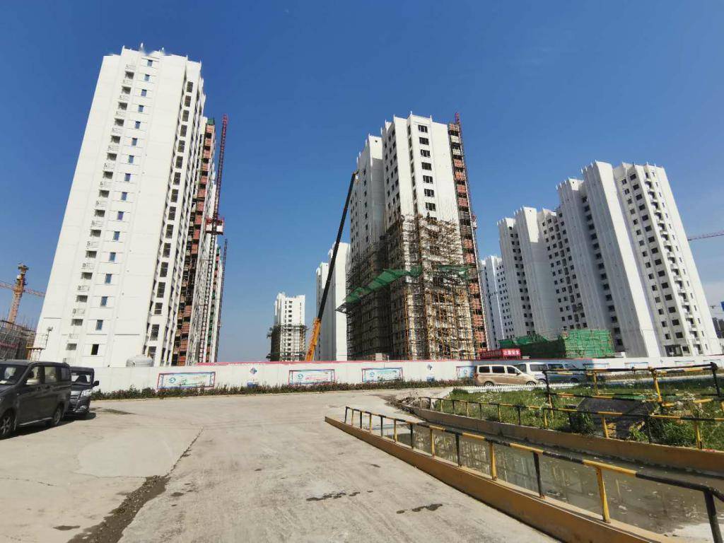 松江南部大居建设推进正当时:多措并举抓进度,安全平稳保交付