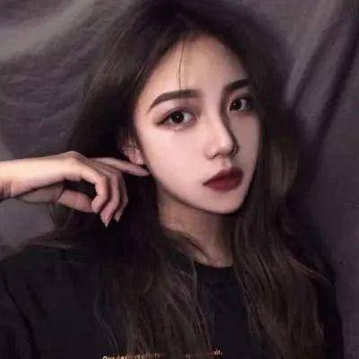 女生头像快乐和有钱总要拥有其中之一731