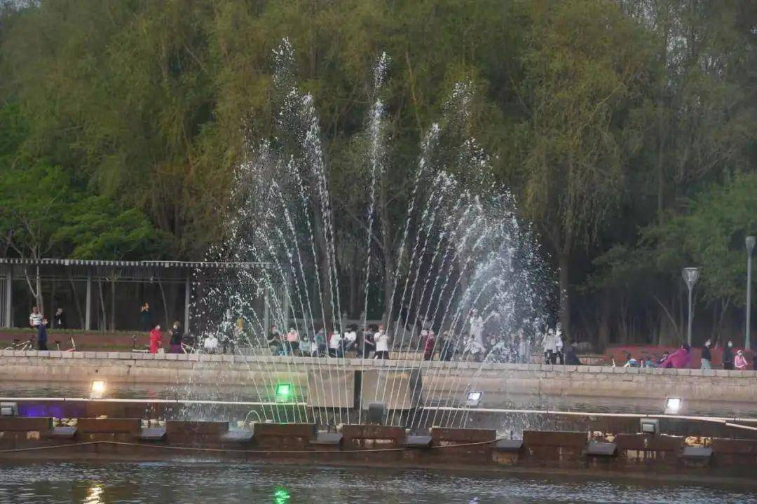 伊通河音乐喷泉登场美扮长春的夜