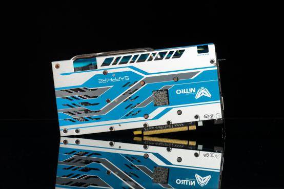 千元级新甜品 蓝宝石rx 590 gme 8g d5超白金极光特别