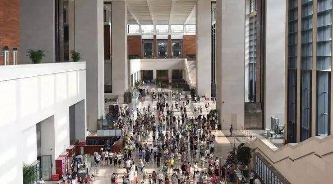 世界上著名的图书馆介绍 3fa378417b034c89a974d09a827ff6b8.jpeg