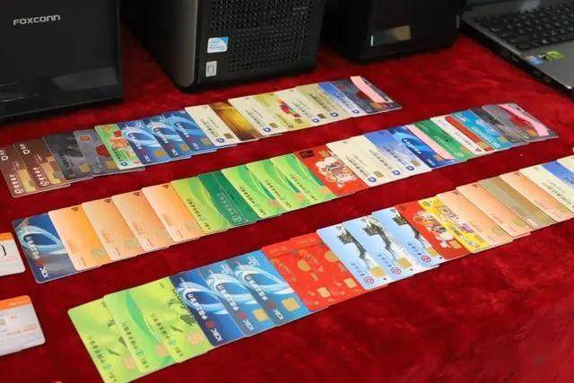 机17台、银行卡80张以及u盾一批，成功斩断了这一“洗钱”灰色产业链条。