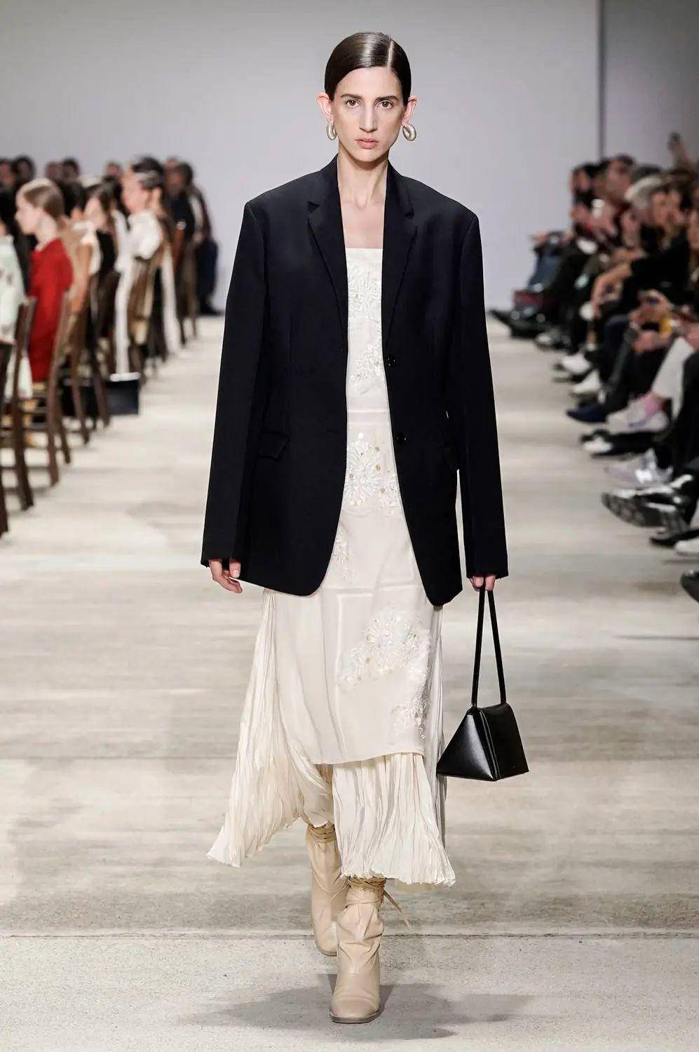jilsander官方网站,jilsander官网女鞋 jilsander吉尔桑德2020秋冬系列发布秀