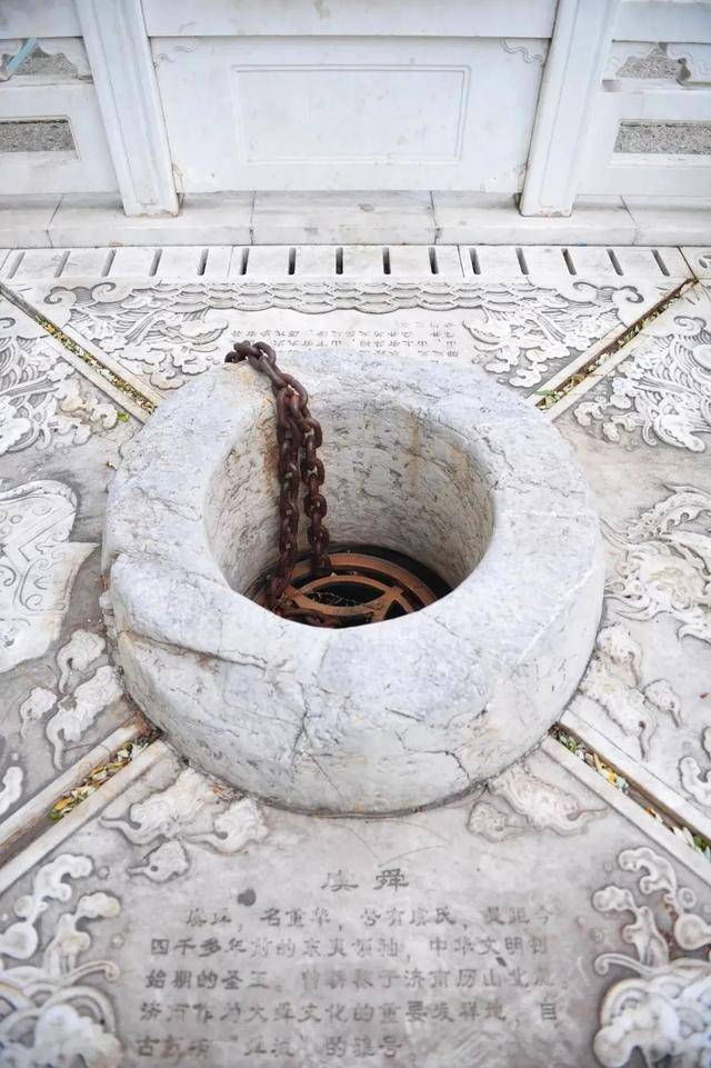 梦见凳子掉在很深的井中,探索梦境背后的深层含义 梦见凳子掉在很深的井中,探索梦境背后的深层含义