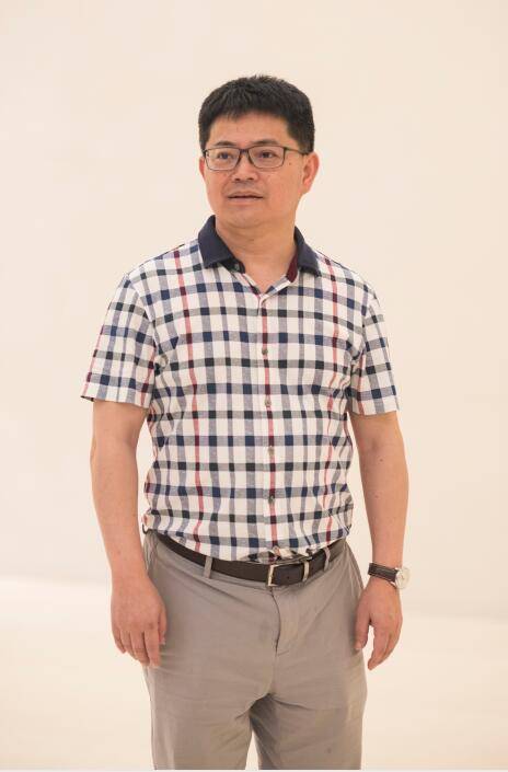 全国政协委员黄爱龙：建议取消博士后研究人员进站年龄限制