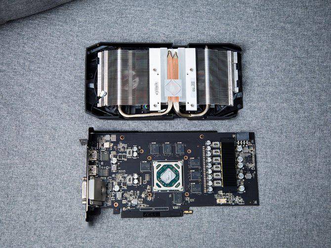 由于显卡和pcb板之间只有一个4pin风扇的连接,用户在自行拆解的时候