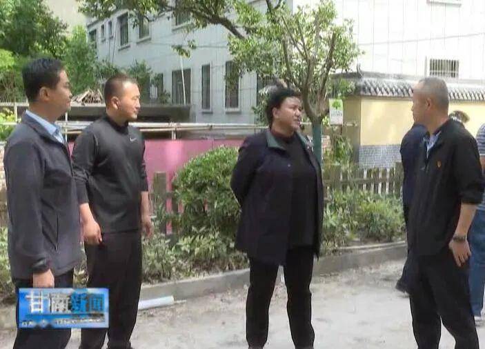 月   日,州委副书记,州委宣传部部长扎西草到舟曲县大川镇土桥村