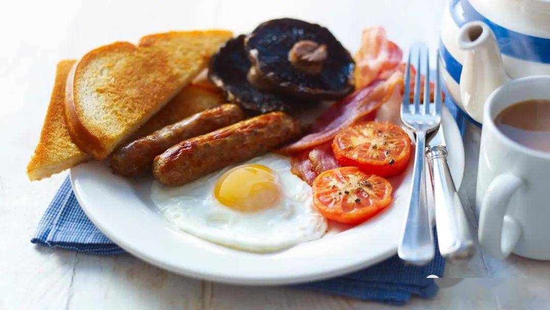 本土美食文化相比其它国家不怎么兴盛,但full english breakfast全英
