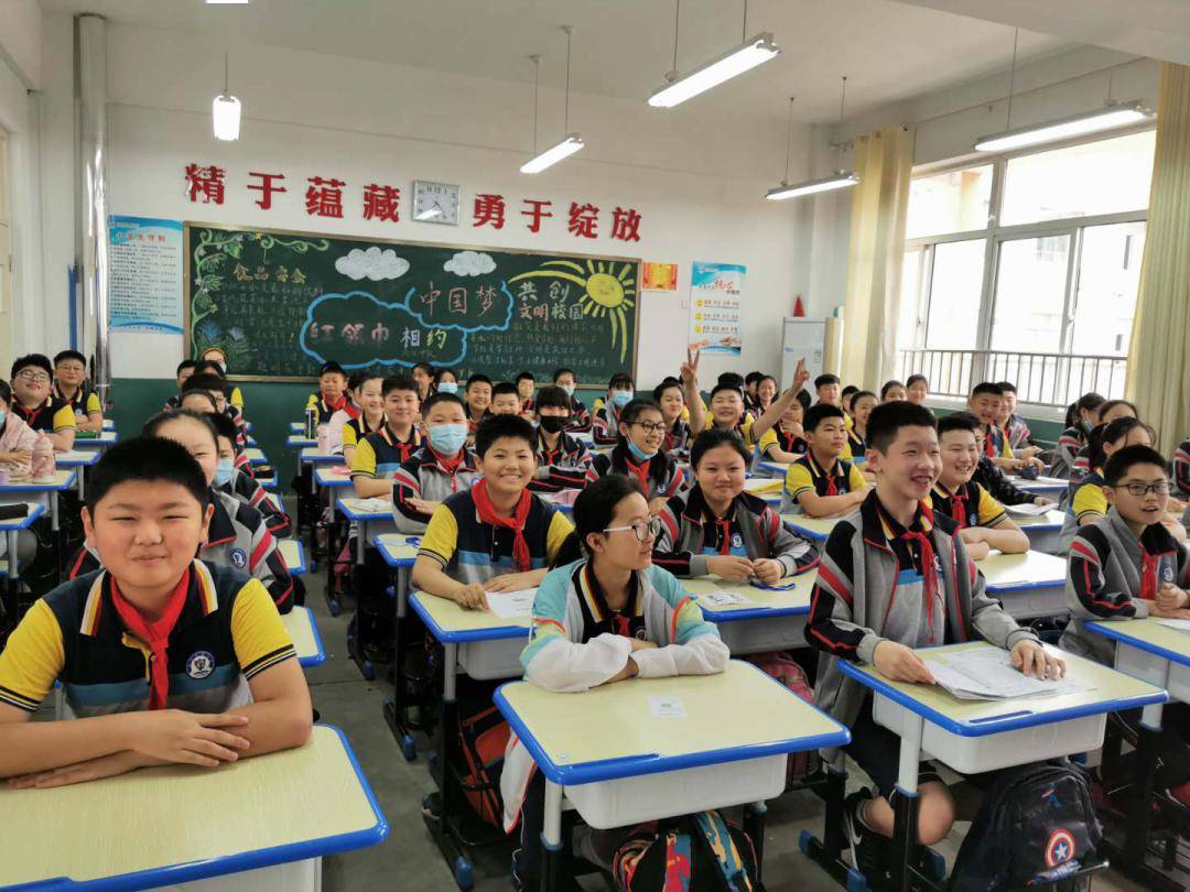 沉寂了好久的校园盼春来,夏又至临沂金盾小学临沂小学开学现场是啥样?