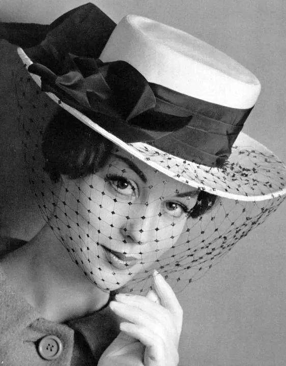 怎样改造帽子 97dbf5d757ff4f67add18689971312d1.jpeg