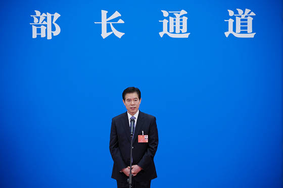 一手抓国内一手抢海外,出口企业危中寻机
