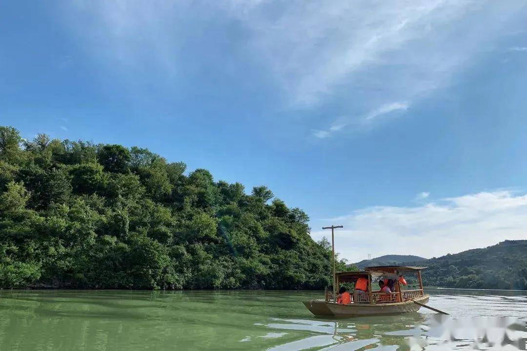 喜讯福地湖景区小栈民宿荣获铜川市四星级旅游民宿称号