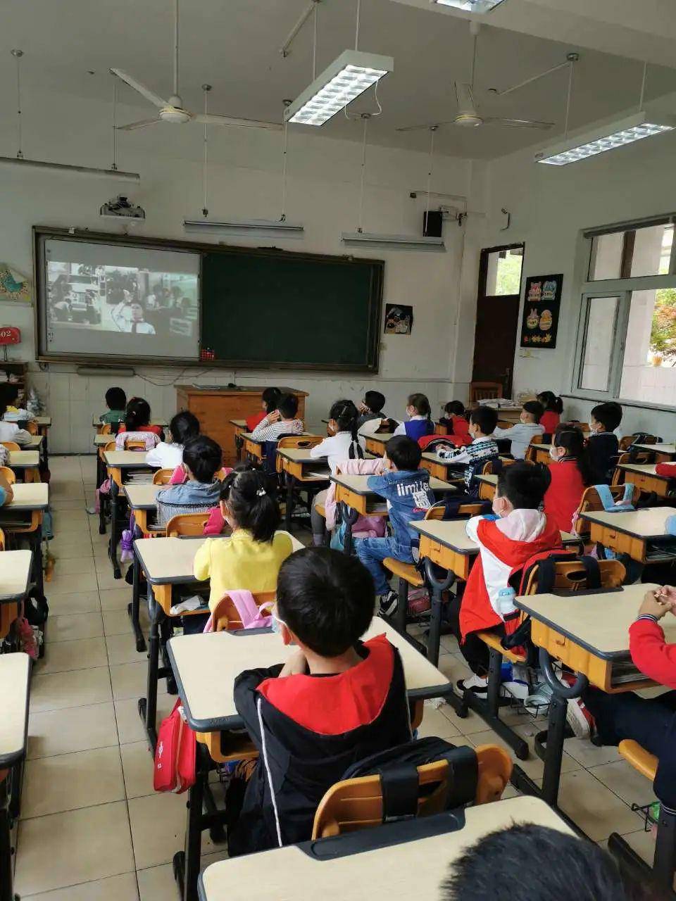 你好光荣的少先队记蔚斗小学一年级队前教育活动