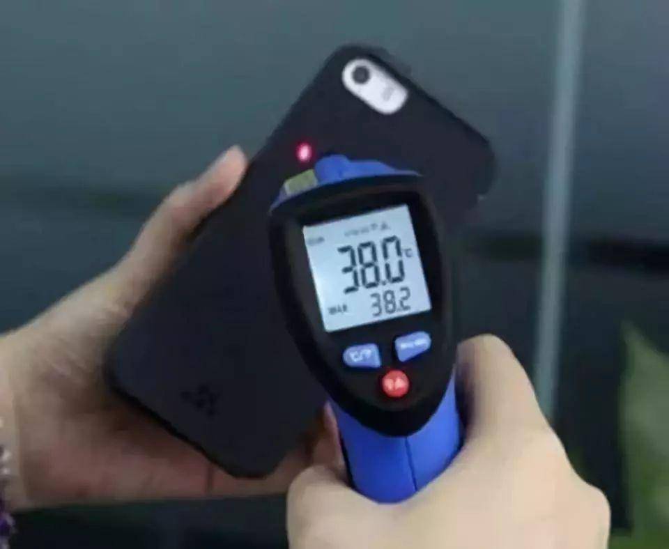 手机充电发热是什么原因引起的 23c2420127234b8f90b9e6491bb5675e.jpeg