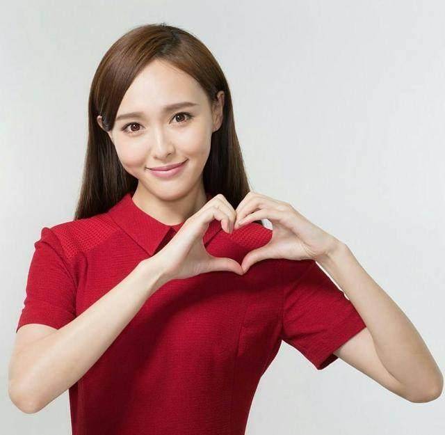 孩子|婴幼儿时期通常会有这些特征，有真人案例为证长得好看的孩子