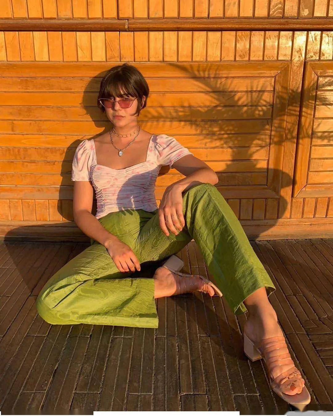 线条显瘦时髦巨好看!一秒入夏不会穿?穿方领