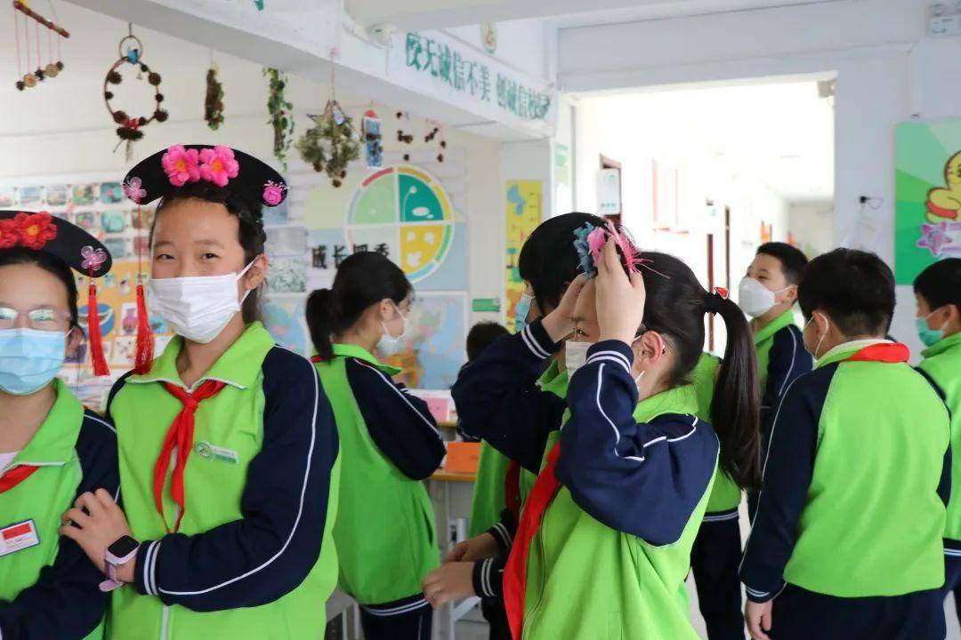小学生如何变得好看 f8e60f64e1d241998ed580ddedc01b1b.jpeg