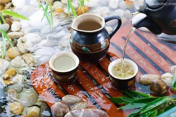 喝什么解渴最快最好 4340d74f64e74914997d886dd7842861.jpeg