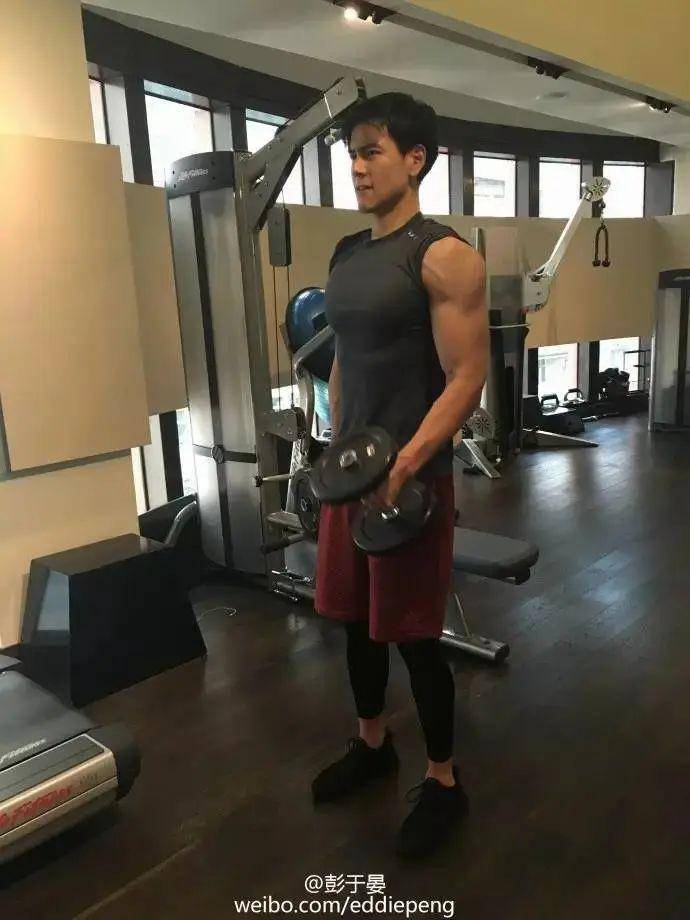 古天乐,黄晓明性感胸肌逐渐雌化?男人这个部位越大越娘?