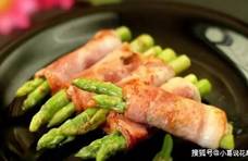 美食推荐：牛肉拌凉粉、三鲜小馄饨、西红柿骨汤、培根芦笋卷