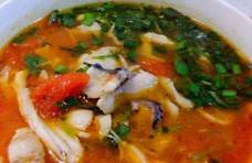 美食推荐：砂锅鱼头煲、香辣肉丝、菠菜猪肝汤、番茄鱼片