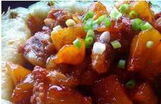 美食推荐：香辣干锅鸡翅、酱焖尖椒牛柳、酸菜炒大肠、酸甜排骨
