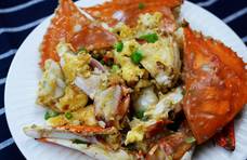 秋天吃螃蟹的好时节，这种吃法不常见，鲜香滑嫩，上桌连渣都不剩